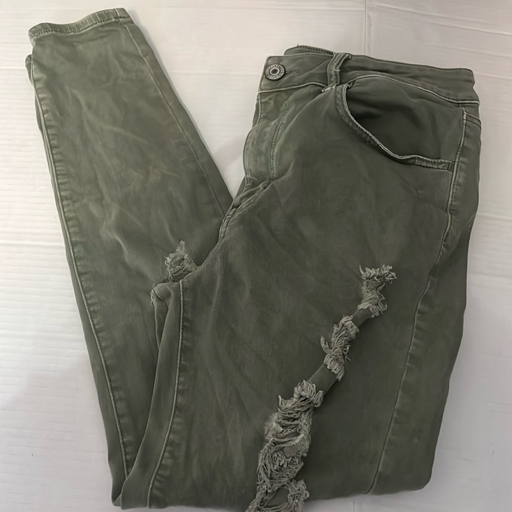 American Eagle Outfitters super stretch x, size 12 regular green jeans. LIKE NEW